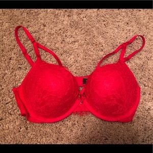 Lot of two Victoria secret bras! 34C